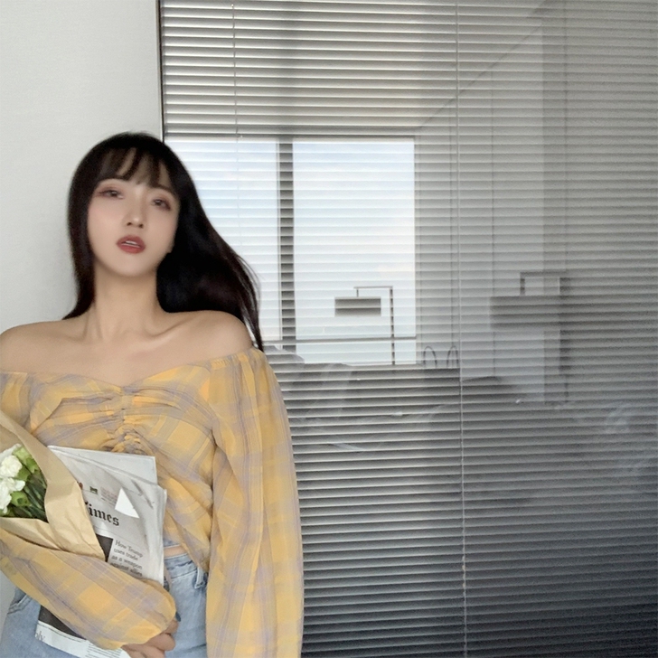露肩格子衬衫女2019新款复古港味长袖上衣...