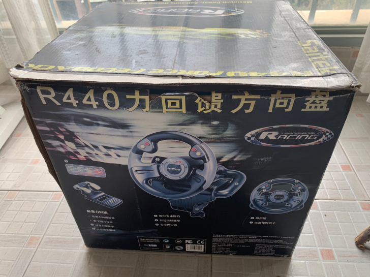 R440 赛钛客力反馈方向盘，带配件齐全，...