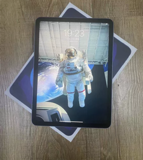 99新iPad Air4  2020款 1...