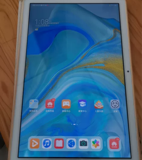几乎看不出旧的华为平板M6，麒麟980CP...