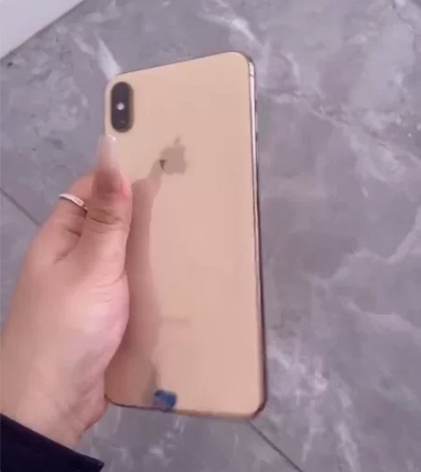 iPhone Xs Max苹果国行正品99...