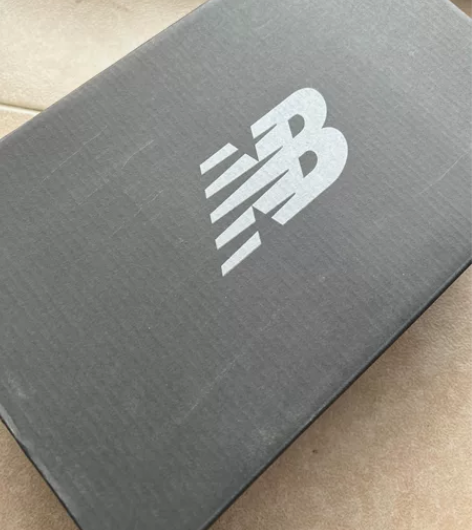 新百伦的大棉鞋,里面的绒真的很厚,运动款式...