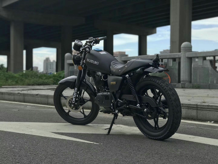 铃木复古125