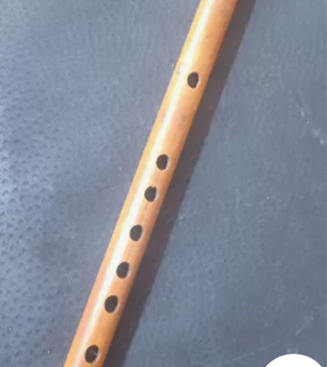 老笛子，品相如图，无裂，上面的痕迹是划痕，...