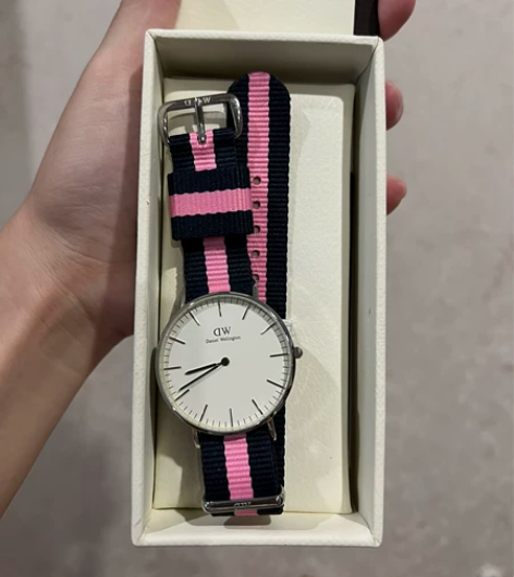 全新DW手表，表盘36mm。代好友出的生日...