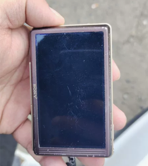 索尼数码照相机，品相如图，好坏不知，电子产...