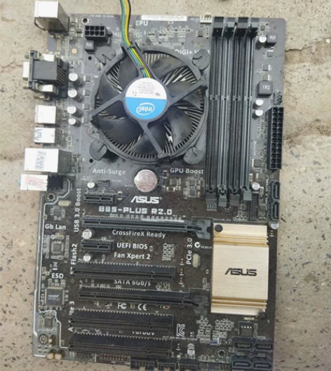 电脑主板 感兴趣的话点“我想要”和我私聊吧...