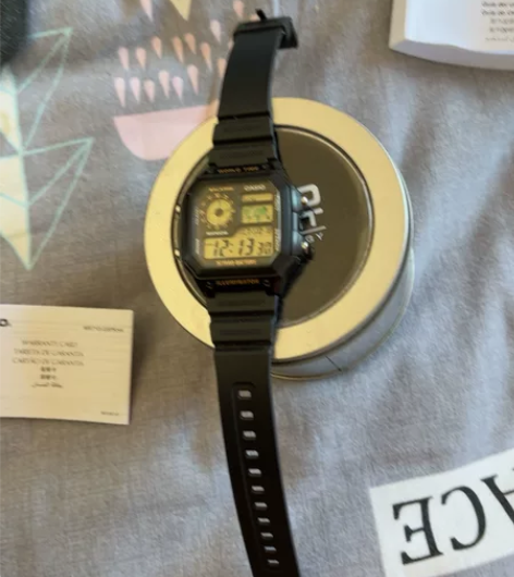 卡西欧型号AE 1200WH 1B小腕表不...