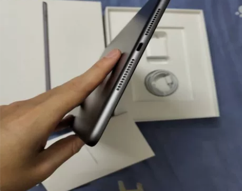 灰色刚买的2021款iPad 9代 灰色1...