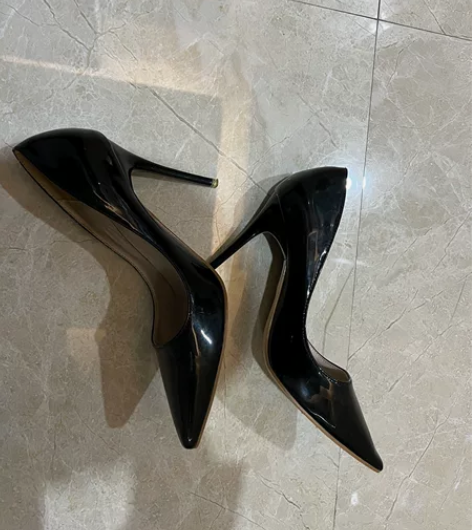 黑色高跟单鞋高跟鞋 36码的,应该是新的就...