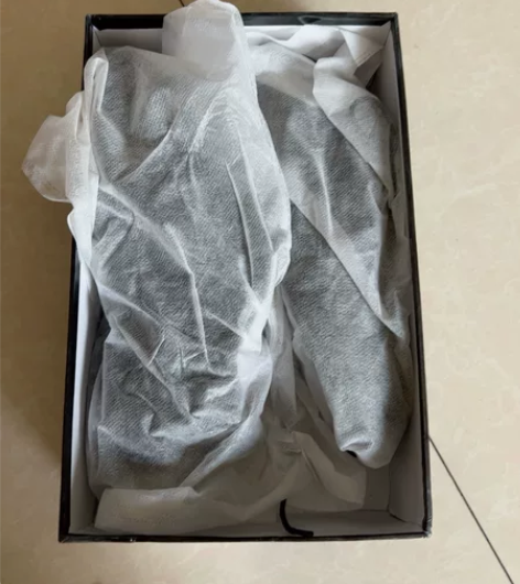 布洛克雕花小单鞋，全新 感兴趣的话点“我想...