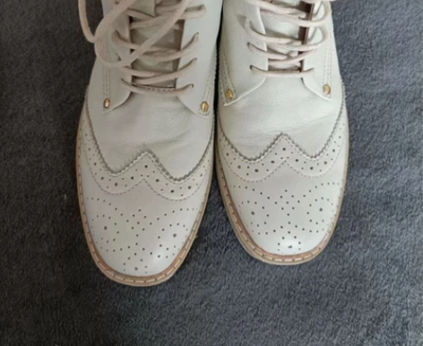 百丽雕花布洛克英伦风短筒靴 37码米色 买...