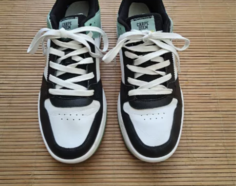 乔丹运动鞋43码，全国包邮，正常穿着磨损，...