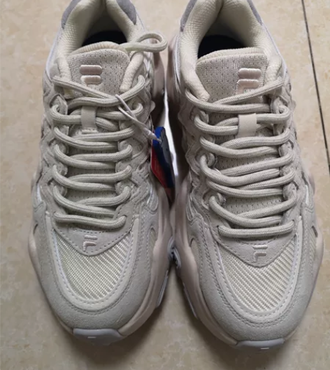 斐乐女鞋全新36码 感兴趣的话点“我想要”...