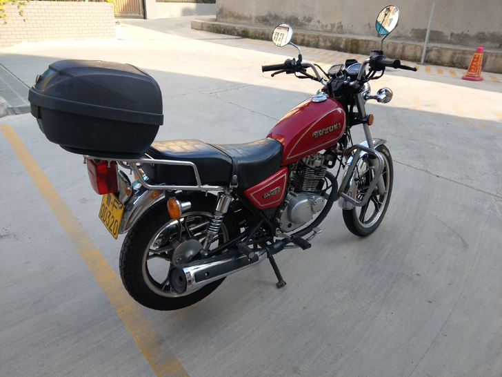 2015年11月的铃木GN125小太子，手...