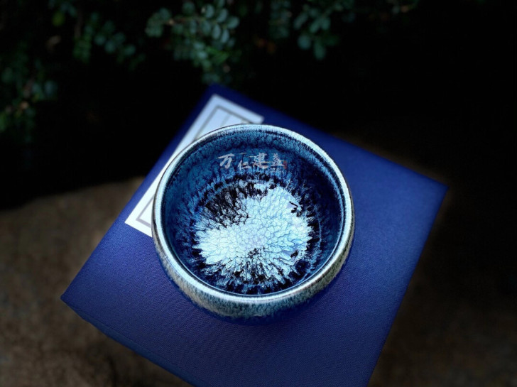 精品蓝百花大手握建盏 无暇原矿釉纯铁胎精品...