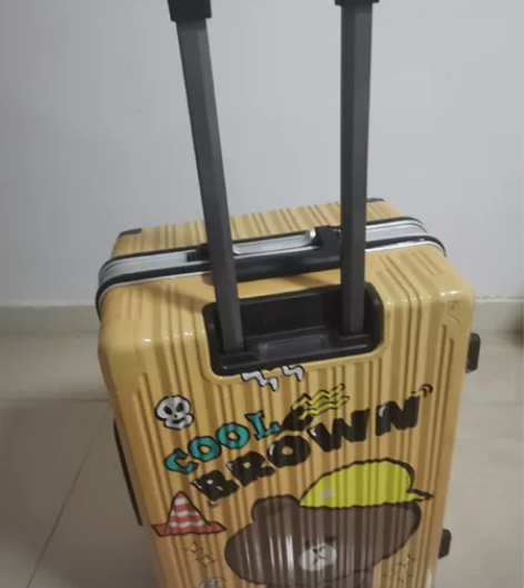 实体店买的天天维尼熊旅行箱 感兴趣的话点“...