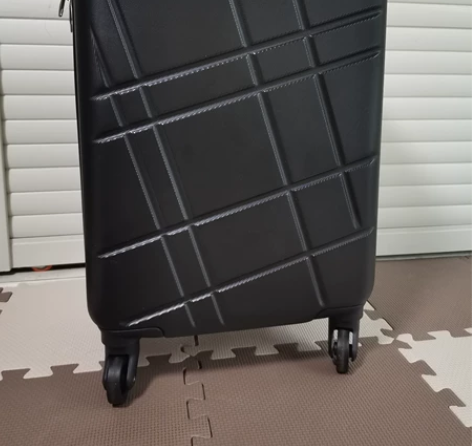 登机箱,18寸,几乎全新,没用过,平时用来...