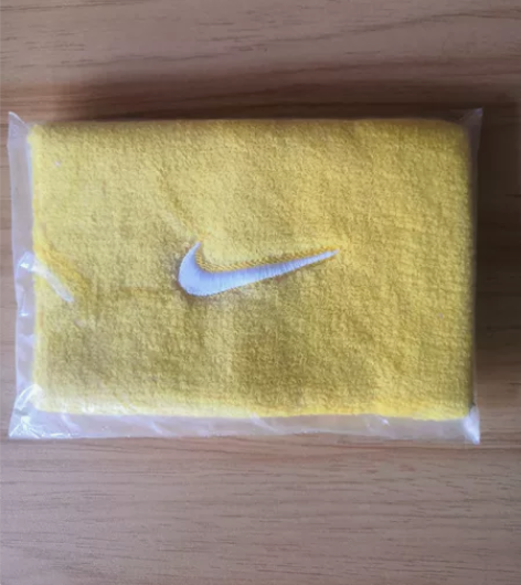 耐克护腕20元4只包邮，弹力护腕，健身护腕...