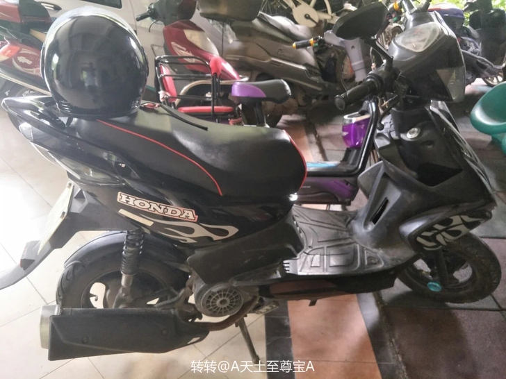 出售踏板小摩托，手续齐全，适合代步
