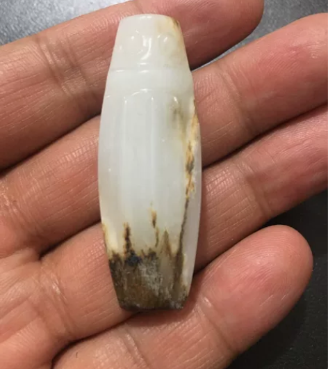 老和田玉蝉老物件沁色漂亮小东西放漏出 感兴...