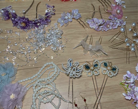 头饰出租，价格公道 邮费自理 可以带图找我...