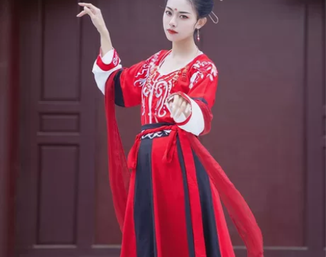 五五年家的并蒂莲红色坦领汉服，m码大了三件...