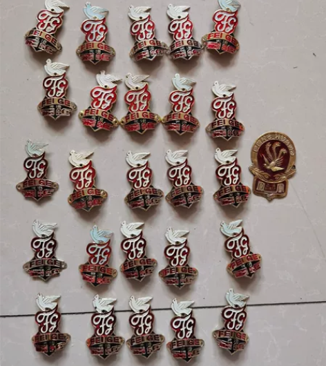 库存老飞鸽自行车车牌商标，直径4.8公分，...