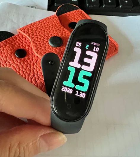 小米手环5 公司之前发的 八点五新吧 屏幕...