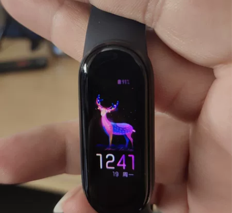 小米手环5，京东买的带过2次等于全新，送酒...