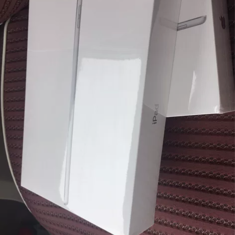 Apple iPad 10.2英寸平板电脑...