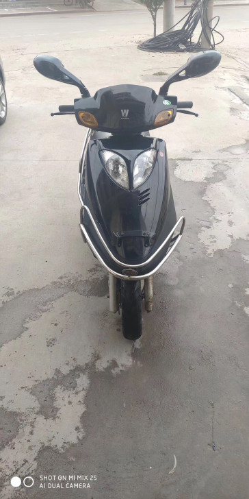 国三豪爵悦星125踏板摩托车