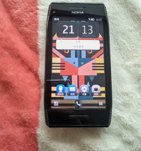 诺基亚x7-00手机，塞班贝拉游戏机 塞班...