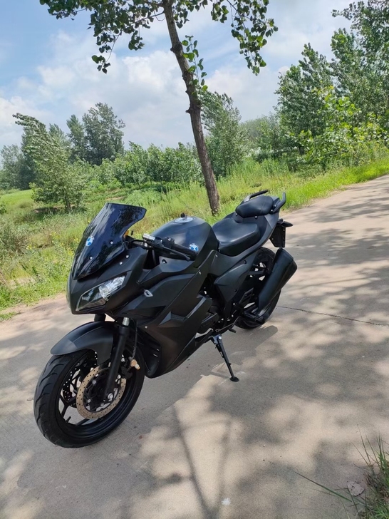 磨砂黑S款250地平线到货，九九新液晶表六...