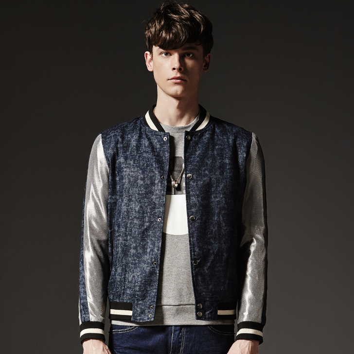 迪尔马奇 科技感网布印花修身棒球##amp...