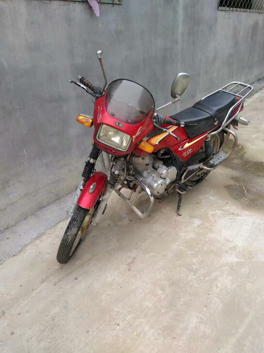 闲置摩托车豪爵银豹125