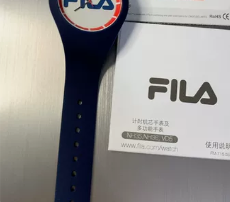 FILA斐乐手表男表女表情侣款 机芯类型：...