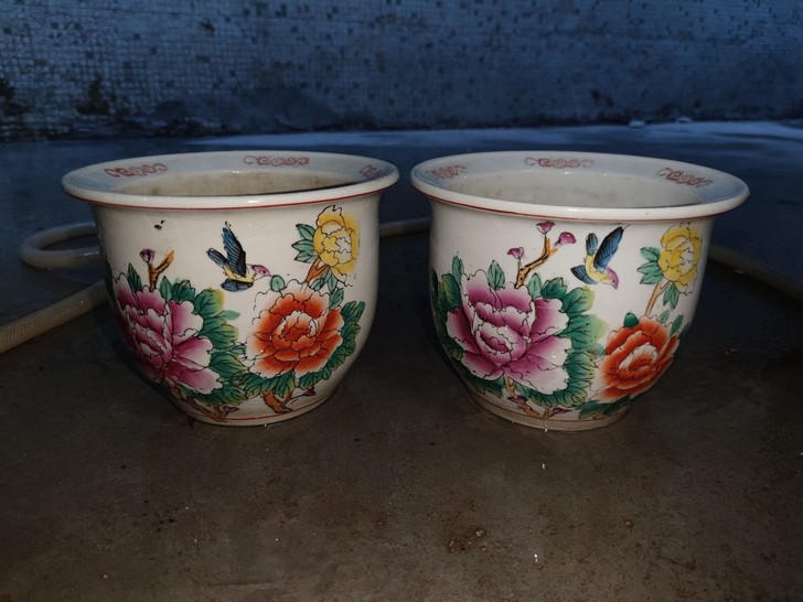 粉彩手绘花鸟老花盆一对
