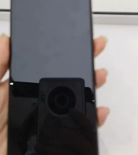 出一台 9成新 mate 40pro 8+...