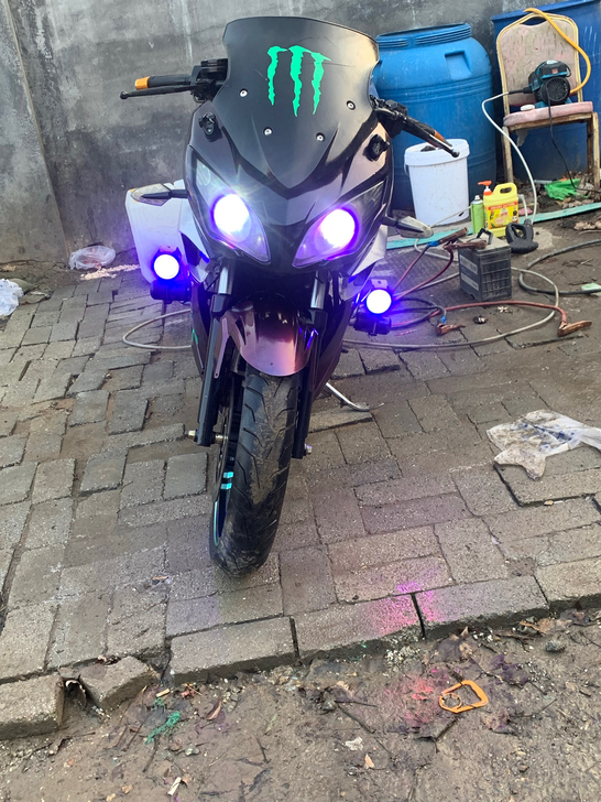 公路赛s款跑车  不是一般地平线小忍者跑车...