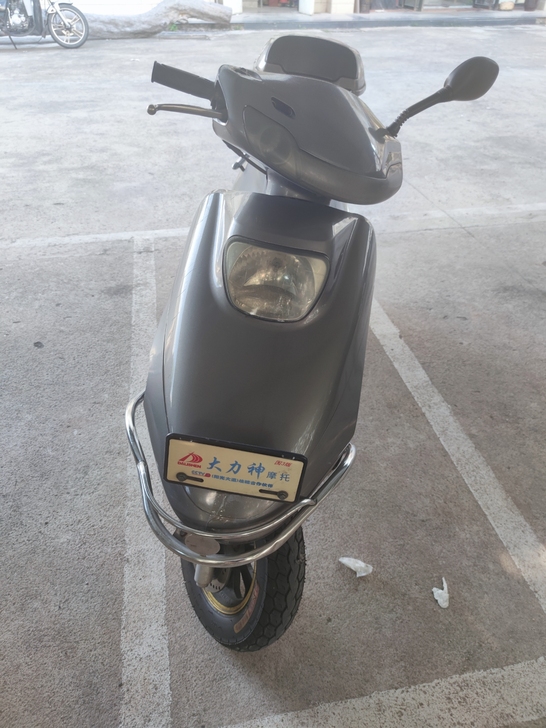 自用车 6成新 晚上拍的比较不清楚 ...