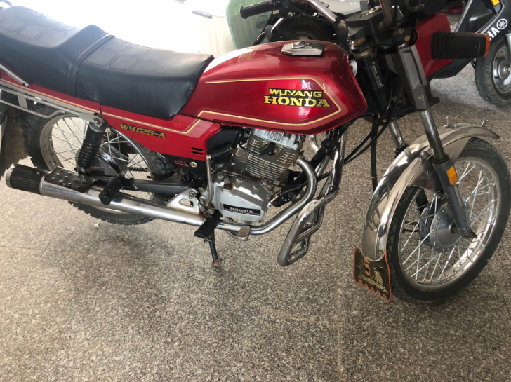 93年黑条五羊 1300不包邮 只出本地