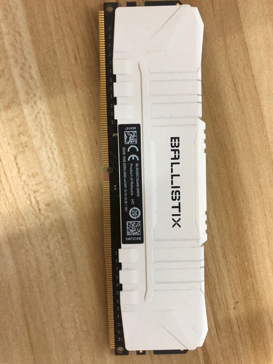 英睿达8g ddr4 3000 如图。18...