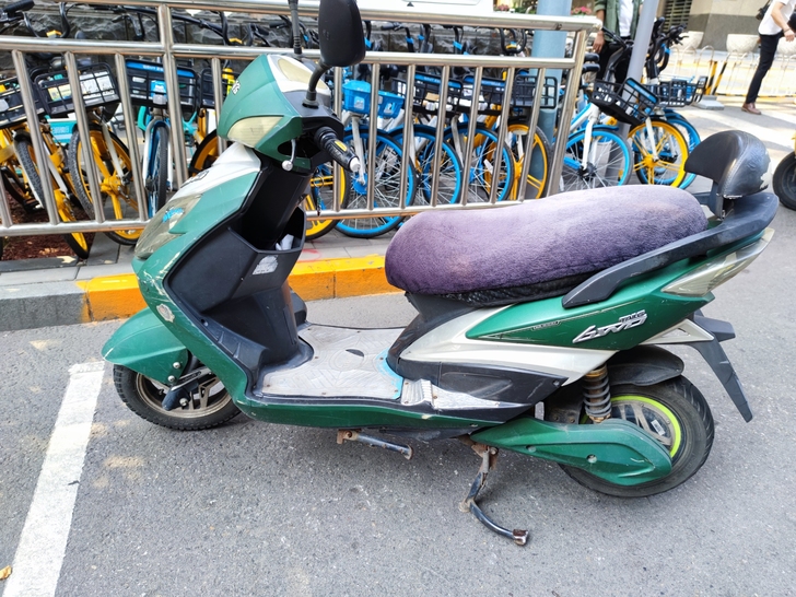 转让个人自用二手台铃电动车，内含60伏，2...