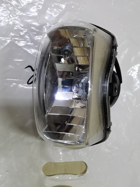 刚刚新买的雅马哈巧格125型号燃油两轮摩托...