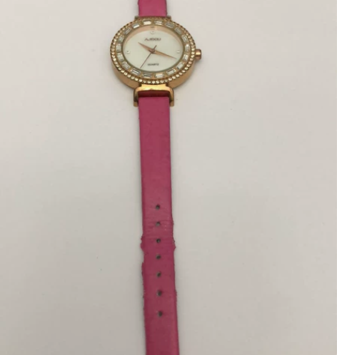 阿吉豆的手表，表带可以去专柜店更换新的，再...