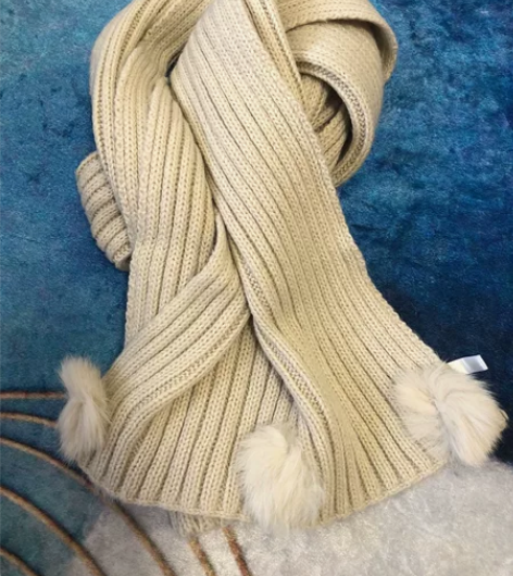 两条打包。米色围巾，毛球款 披肩围巾倆用款...