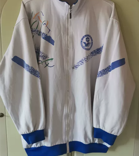 校服一套! 适合身高184左右穿! 肩宽5...