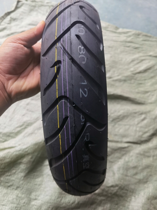 90/80-12真空胎大厂磨标胎，质量非常好