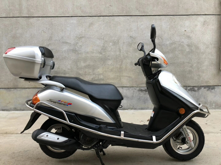 豪爵宇钻125国四排放，二手摩托车精品车，...